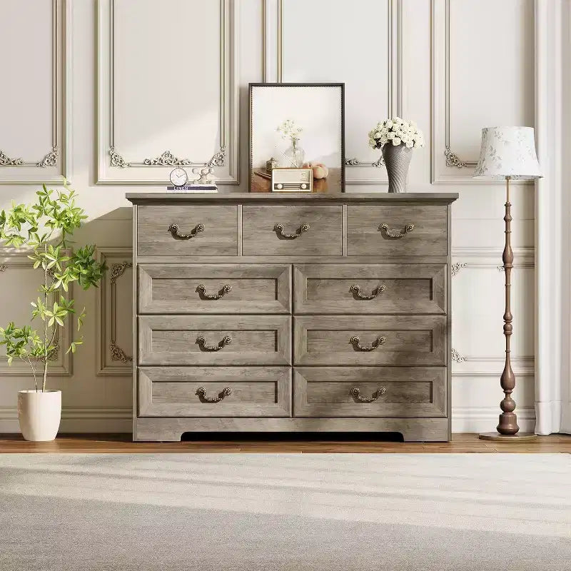 Commode de chambre à 9 tiroirs, commode vintage de 120 cm de large avec poignées métalliques et texture naturelle, commode en bois pour salon, couloir