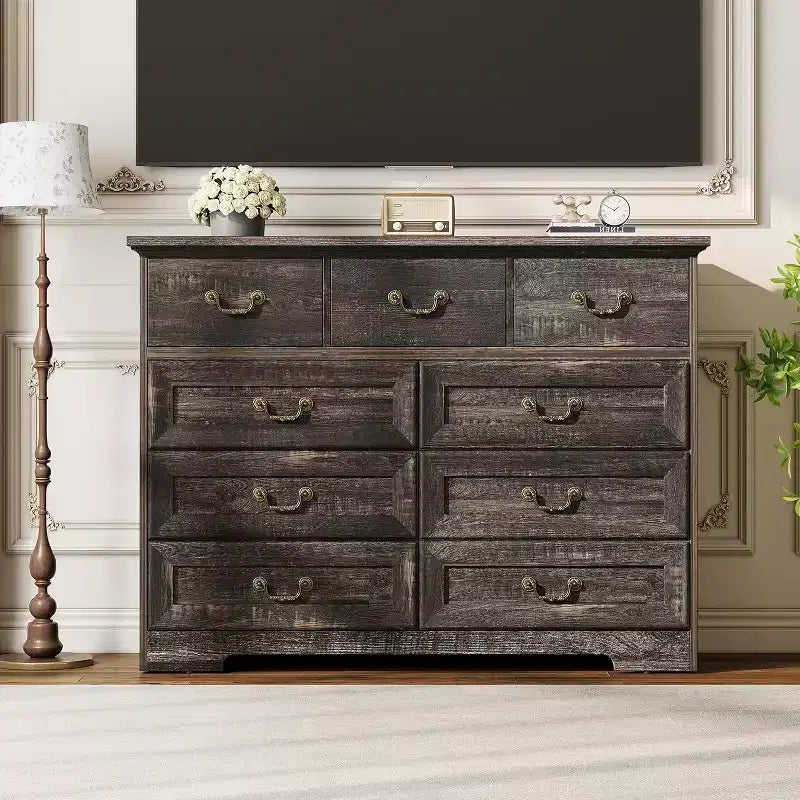 Commode de chambre à 9 tiroirs, commode vintage de 120 cm de large avec poignées métalliques et texture naturelle, commode en bois pour salon, couloir