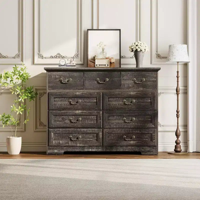 Commode de chambre à 9 tiroirs, commode vintage de 120 cm de large avec poignées métalliques et texture naturelle, commode en bois pour salon, couloir